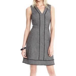 Banana Republic. NWT wool shift dress. Perfect career dress. Sz 8.